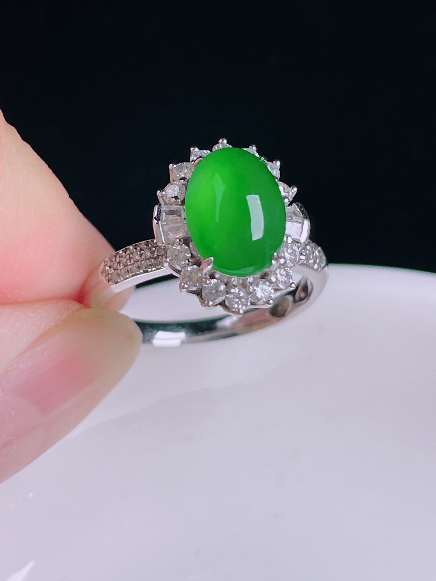 ️冰绿戒指，老种起光，细底通透，尺寸：裸石10/7.6/4.5mm0816