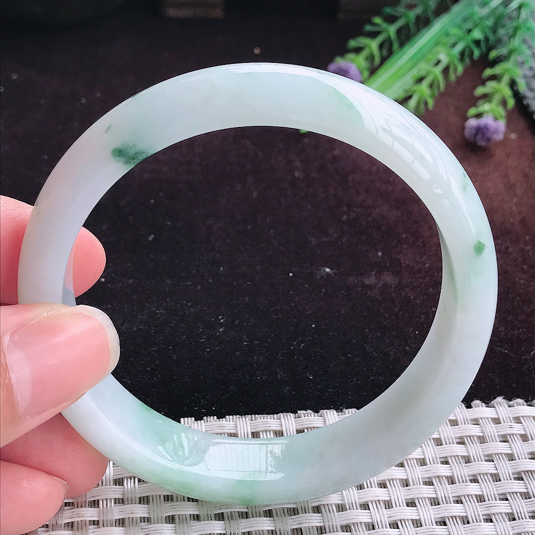 实拍A货翡翠59.8/14/8老坑精美冰润飘花手镯天然玉镯平安镯女款