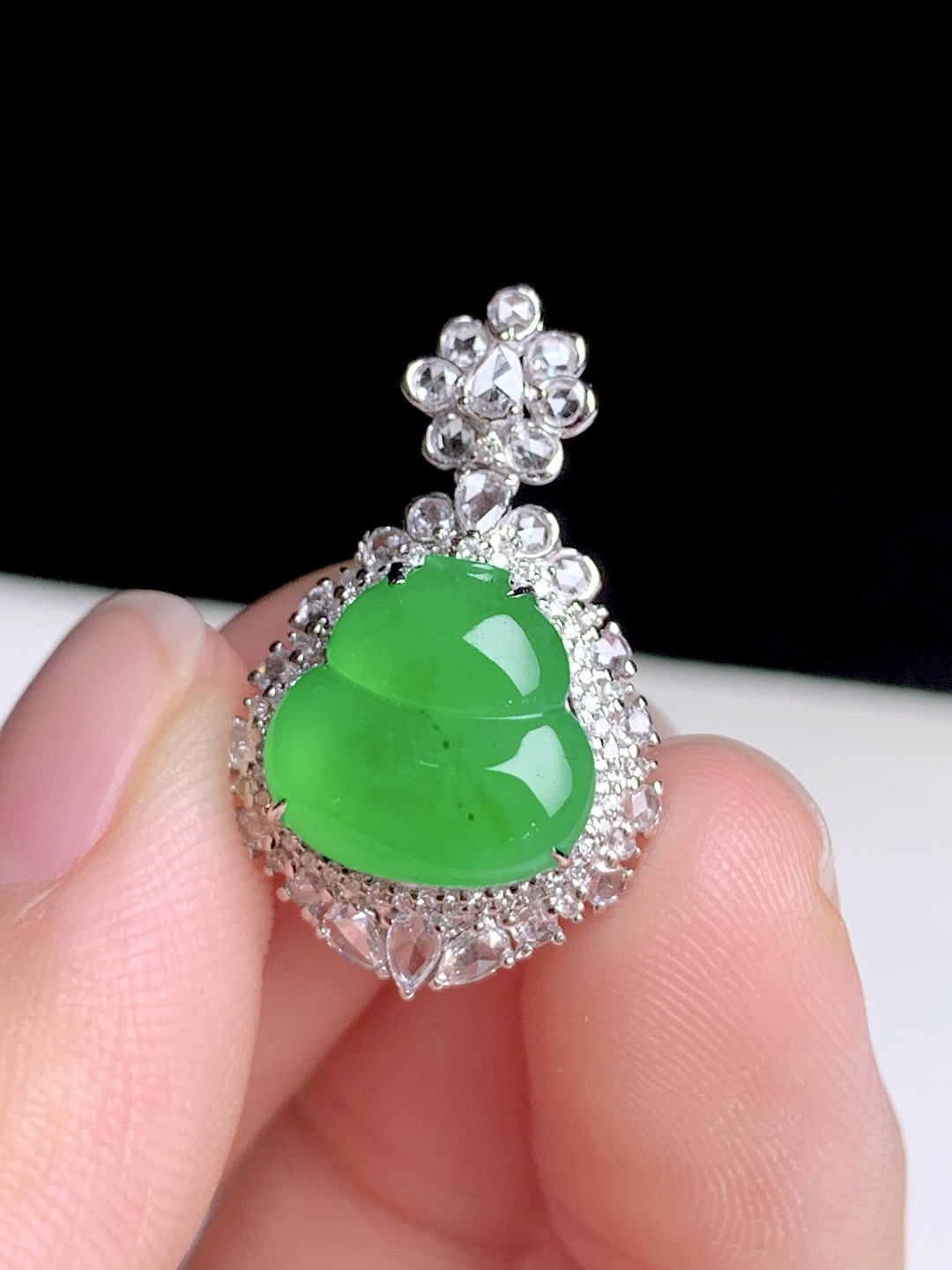️冰阳绿葫芦，18k金钻镶嵌，25-15.2-10.5