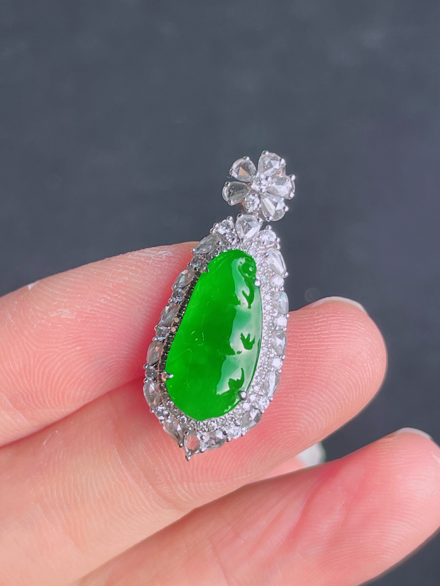 ️高冰绿福豆吊坠，晶莹剔透，新颖时尚，品相，6-8-2