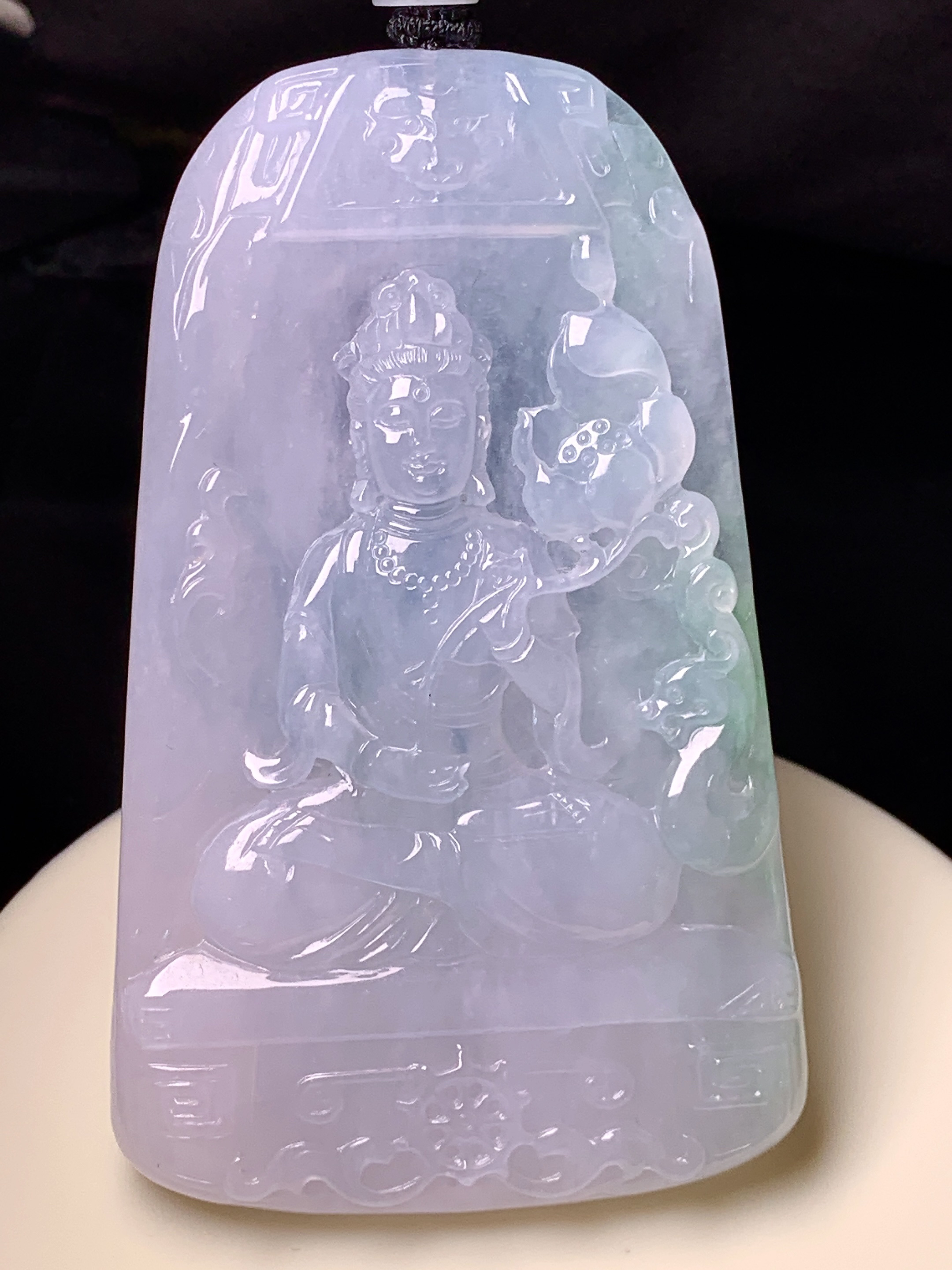 冰种观音菩萨吊坠 玉质细腻 色泽艳丽清新 水润亮眼 整体尺寸78.2*47.2*6.6 L1
