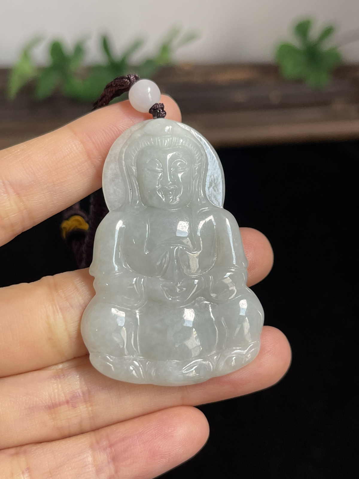 翡翠糯化种吊坠，配珠未测
