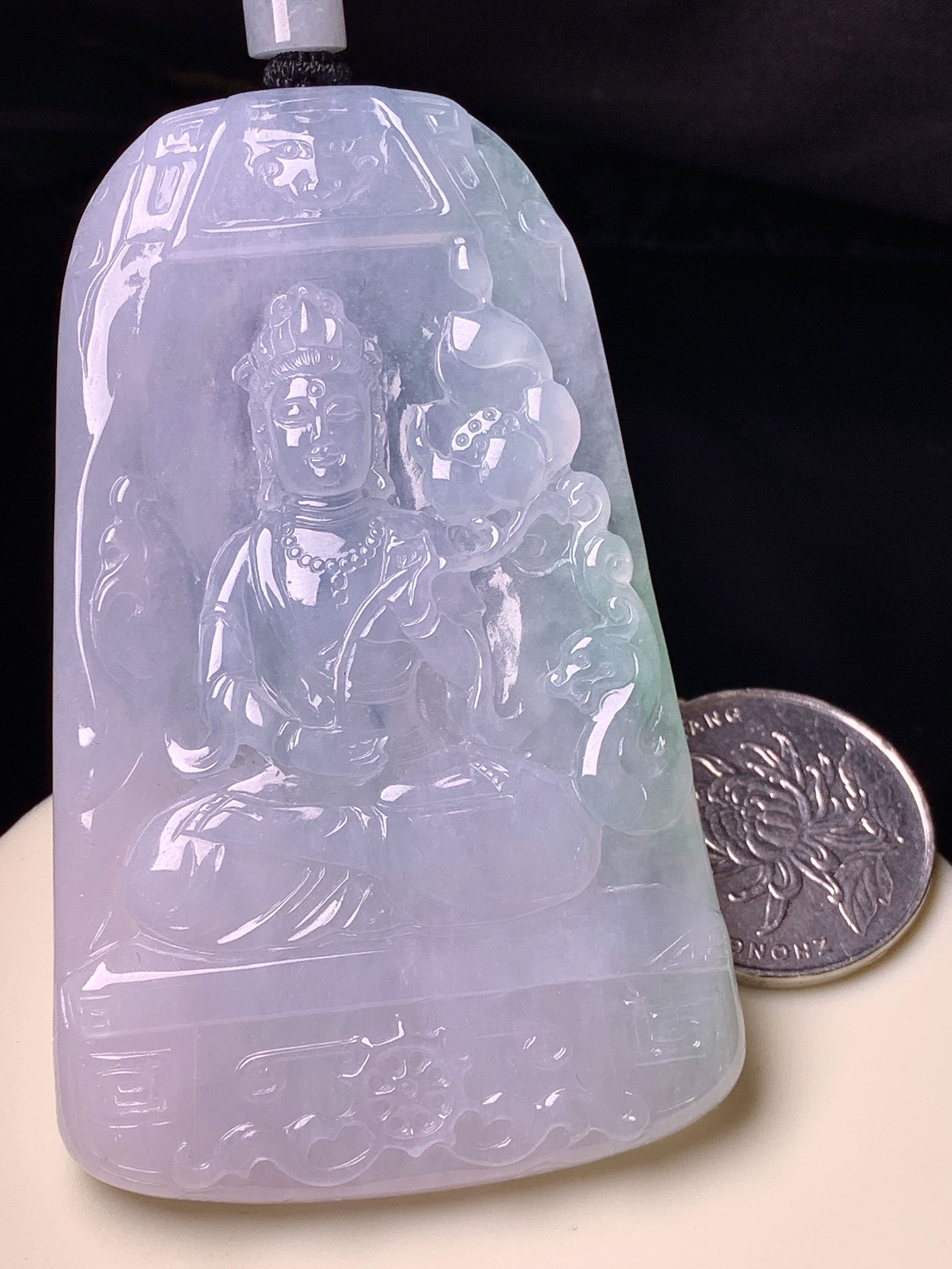 冰种观音菩萨吊坠 玉质细腻 色泽艳丽清新 水润亮眼 整体尺寸78.2*47.2*6.6 L1