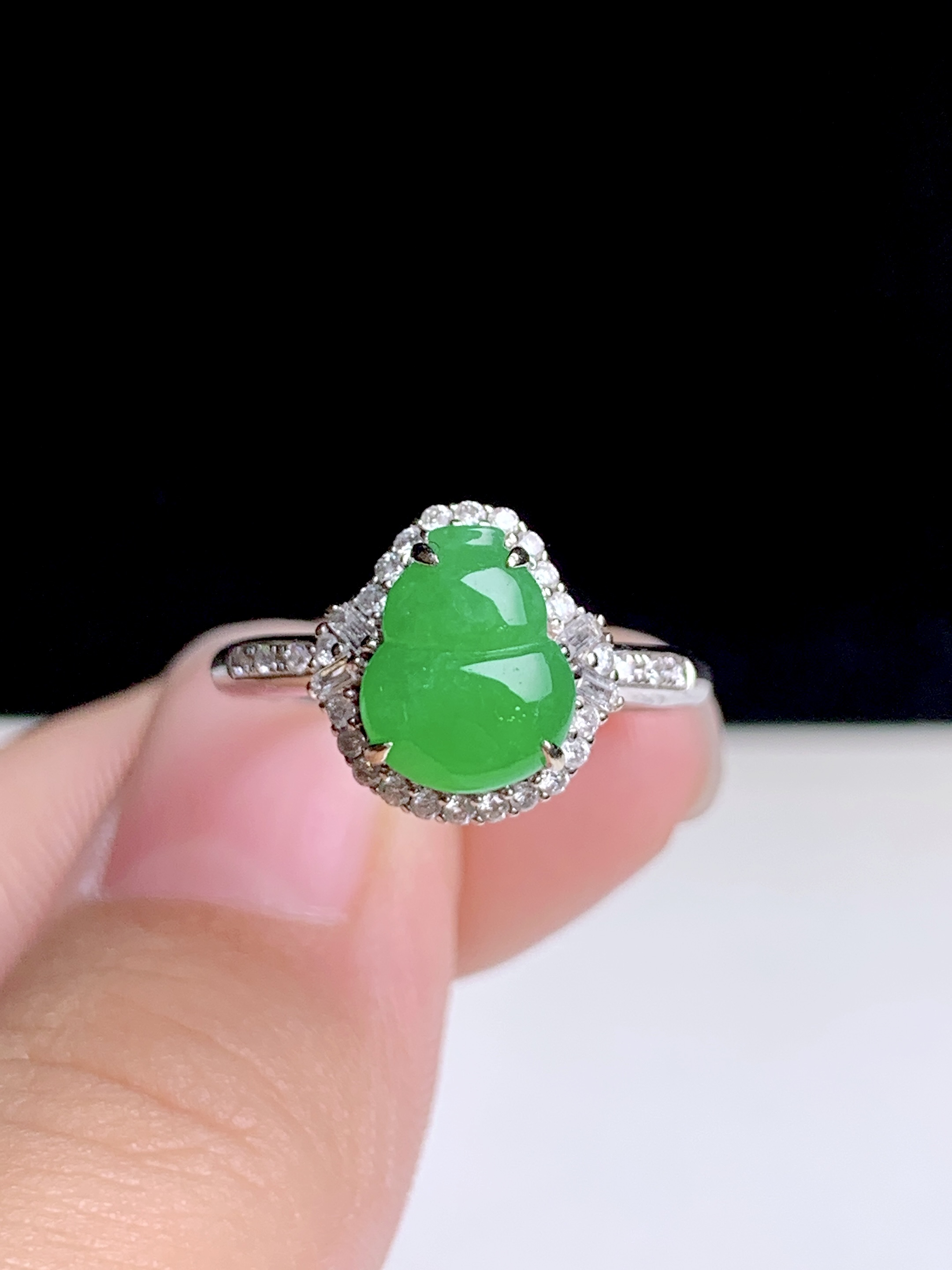 冰阳绿葫芦戒指，18k金钻镶嵌，11-10.5-8