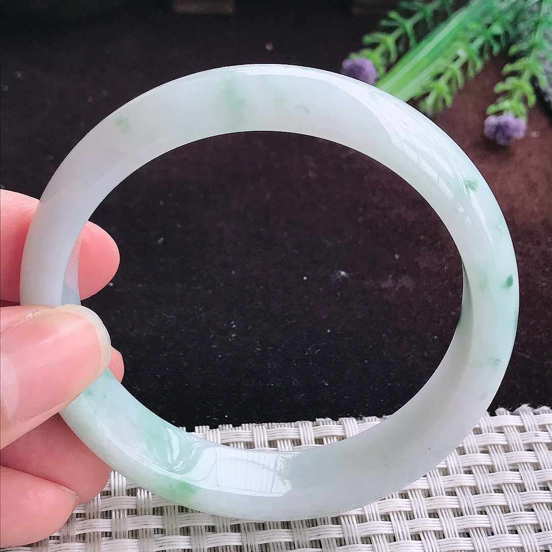 实拍A货翡翠59.8/14/8老坑精美冰润飘花手镯天然玉镯平安镯女款