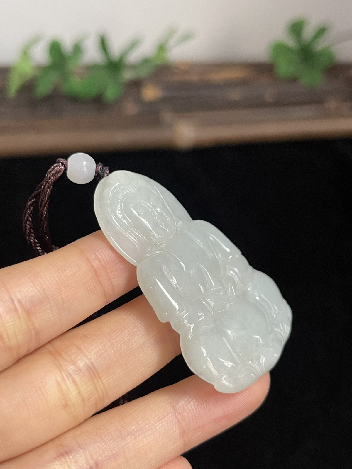 翡翠糯化种吊坠，配珠未测