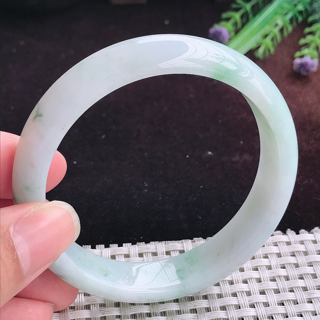 实拍A货翡翠59.8/14/8老坑精美冰润飘花手镯天然玉镯平安镯女款