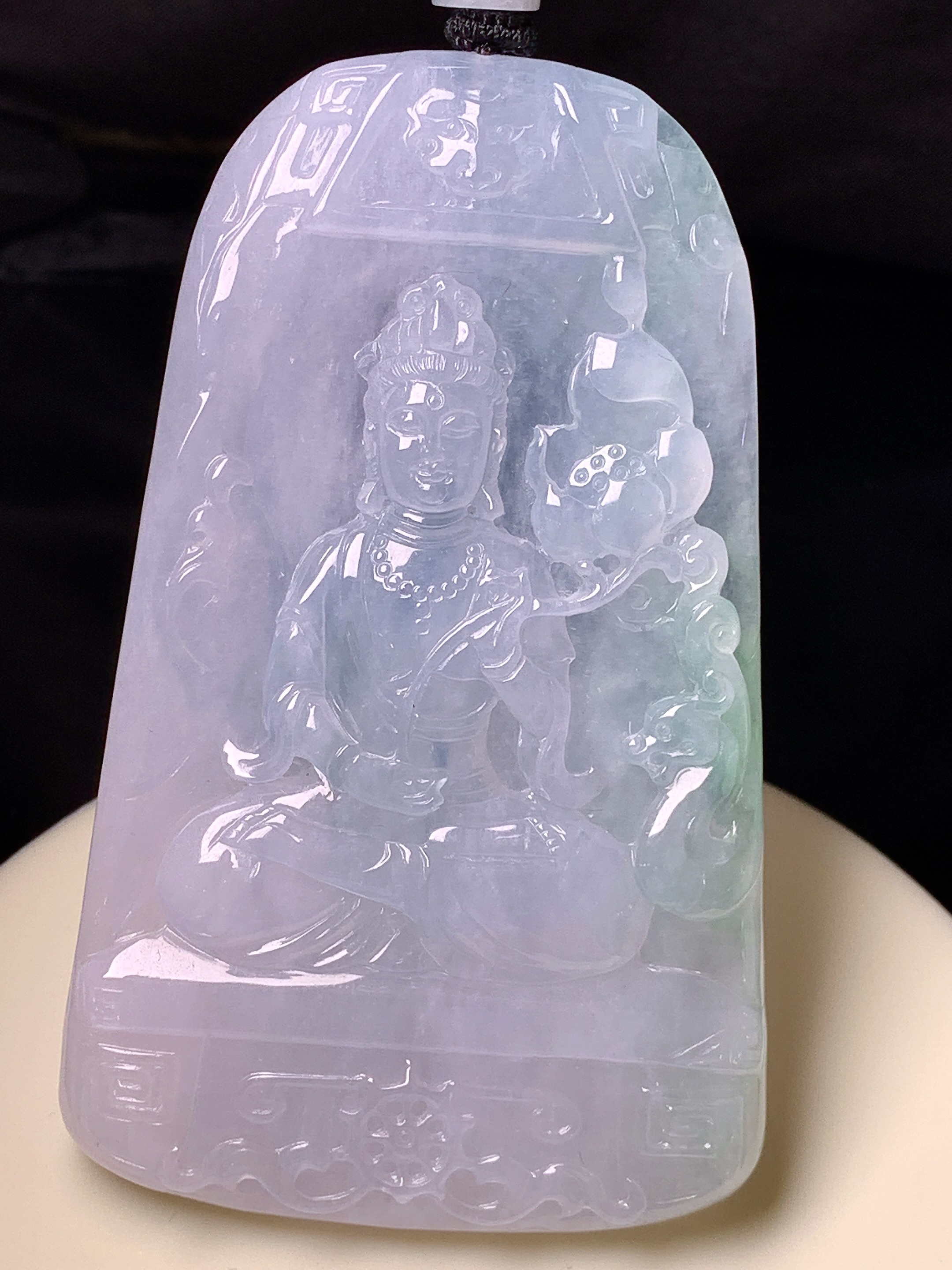 冰种观音菩萨吊坠 玉质细腻 色泽艳丽清新 水润亮眼 整体尺寸78.2*47.2*6.6 L1