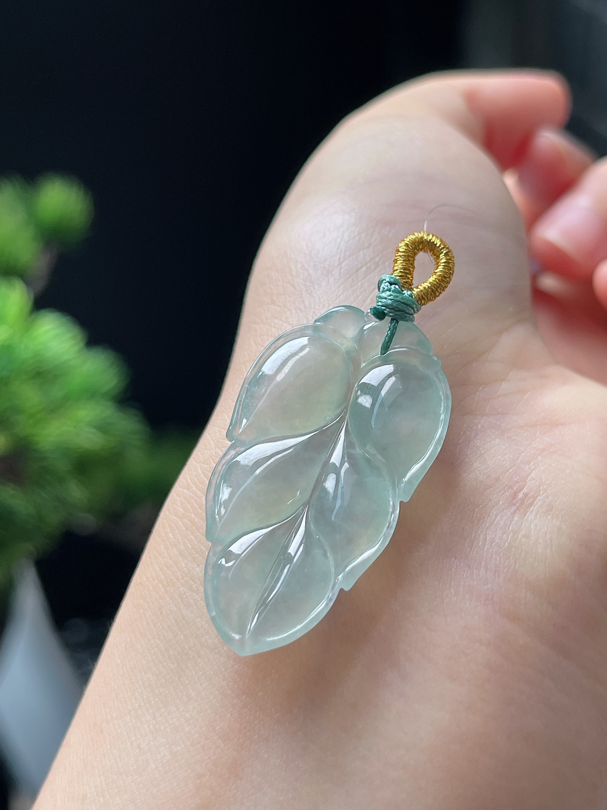 翡翠冰糯种飘绿叶子