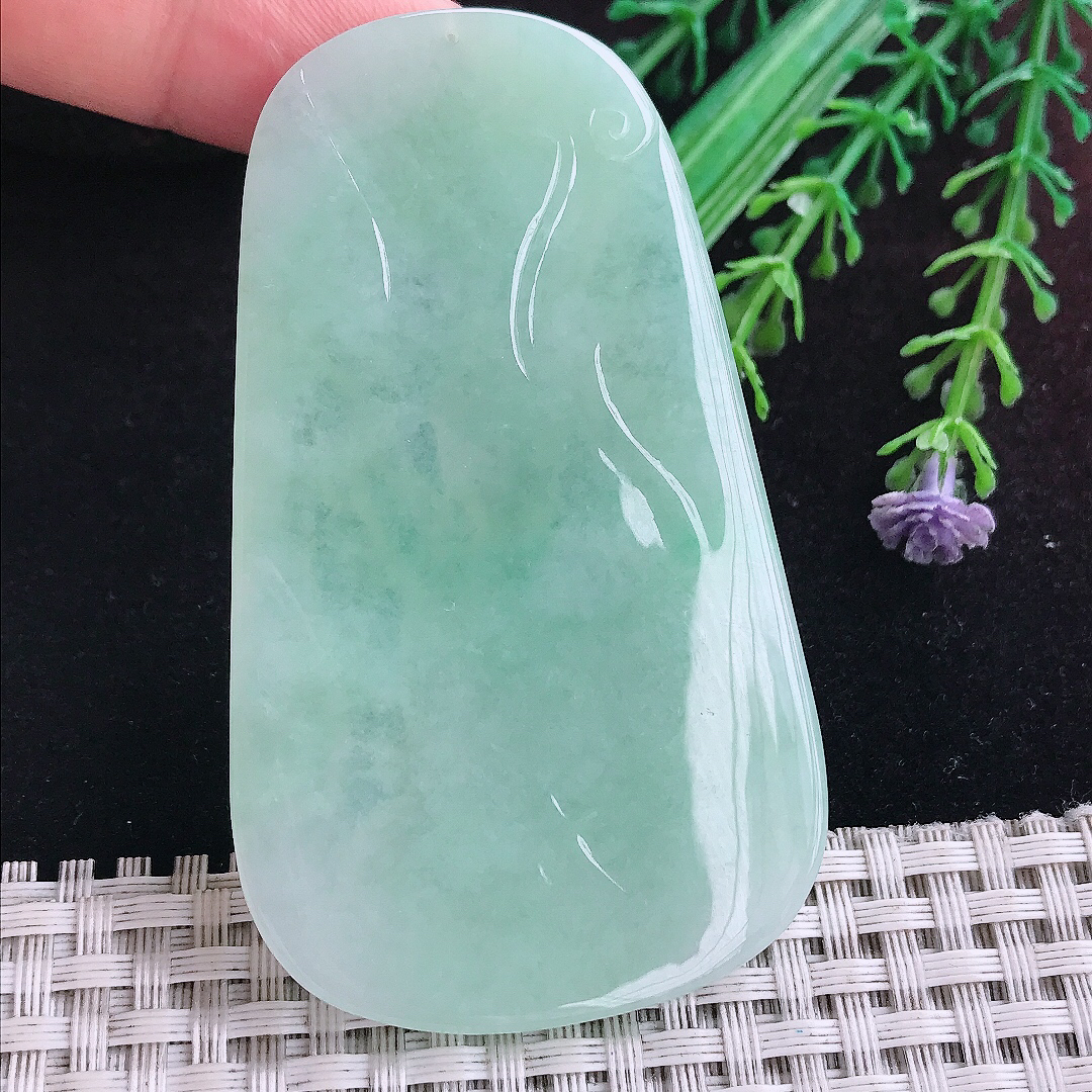 实拍A货翡翠71/42/5.6老坑冰润冰晴绿虚空藏菩萨吊坠翡翠玉挂件