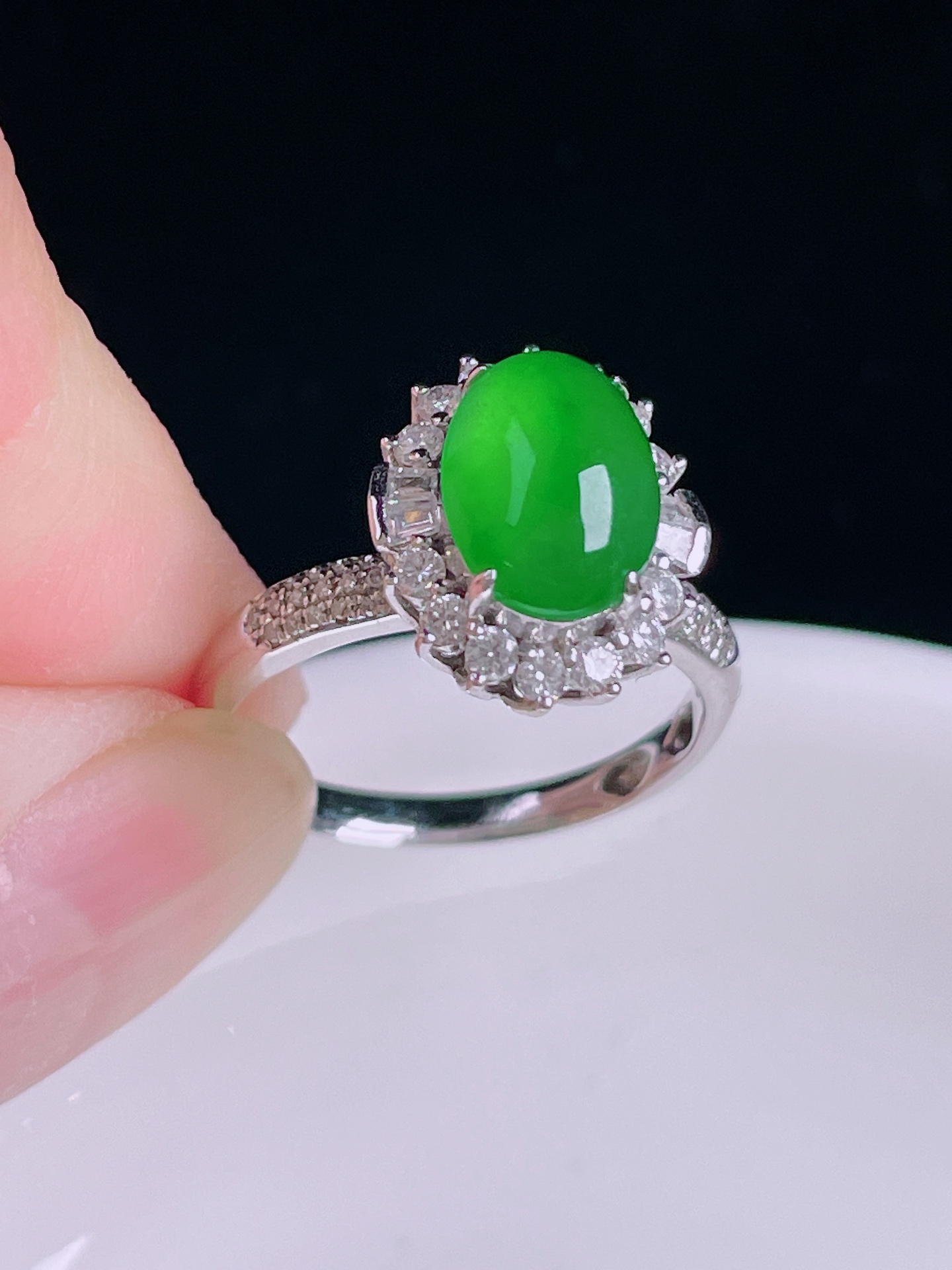 ️冰绿戒指，老种起光，细底通透，尺寸：裸石10/7.6/4.5mm0816