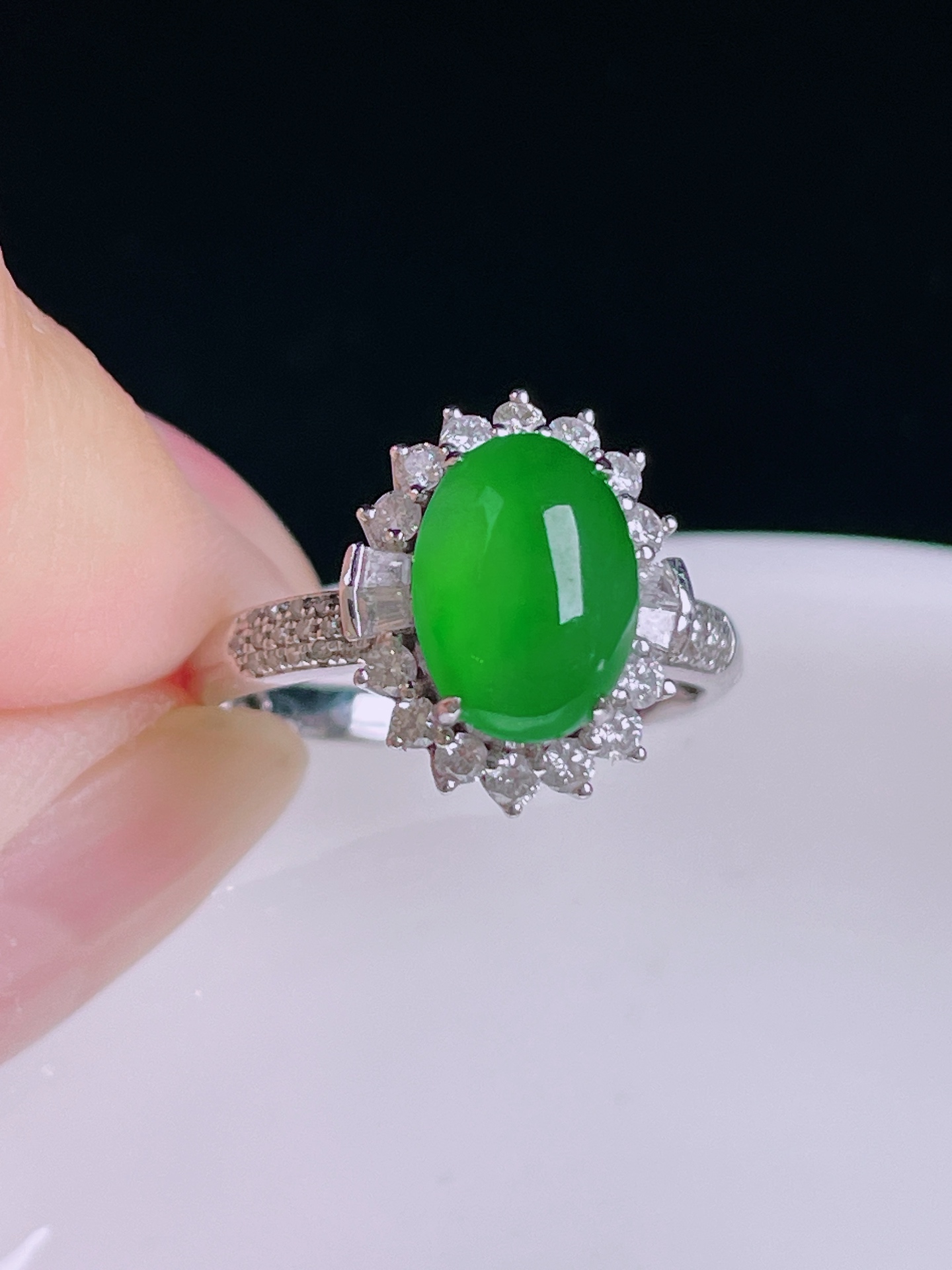 ️冰绿戒指，老种起光，细底通透，尺寸：裸石10/7.6/4.5mm0816