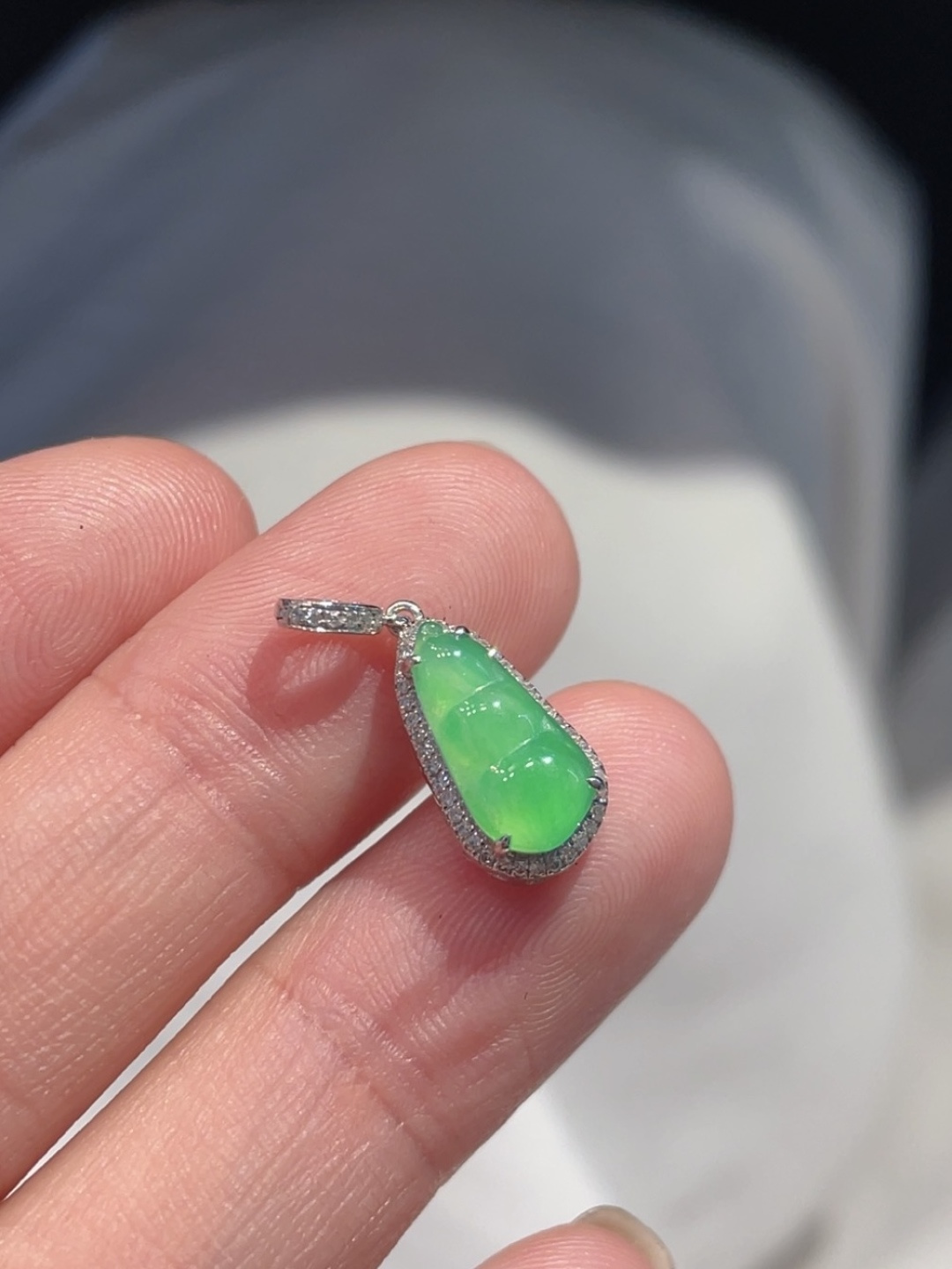️小精品 正冰阳绿福豆吊坠 上身灵气，11.5-5.7