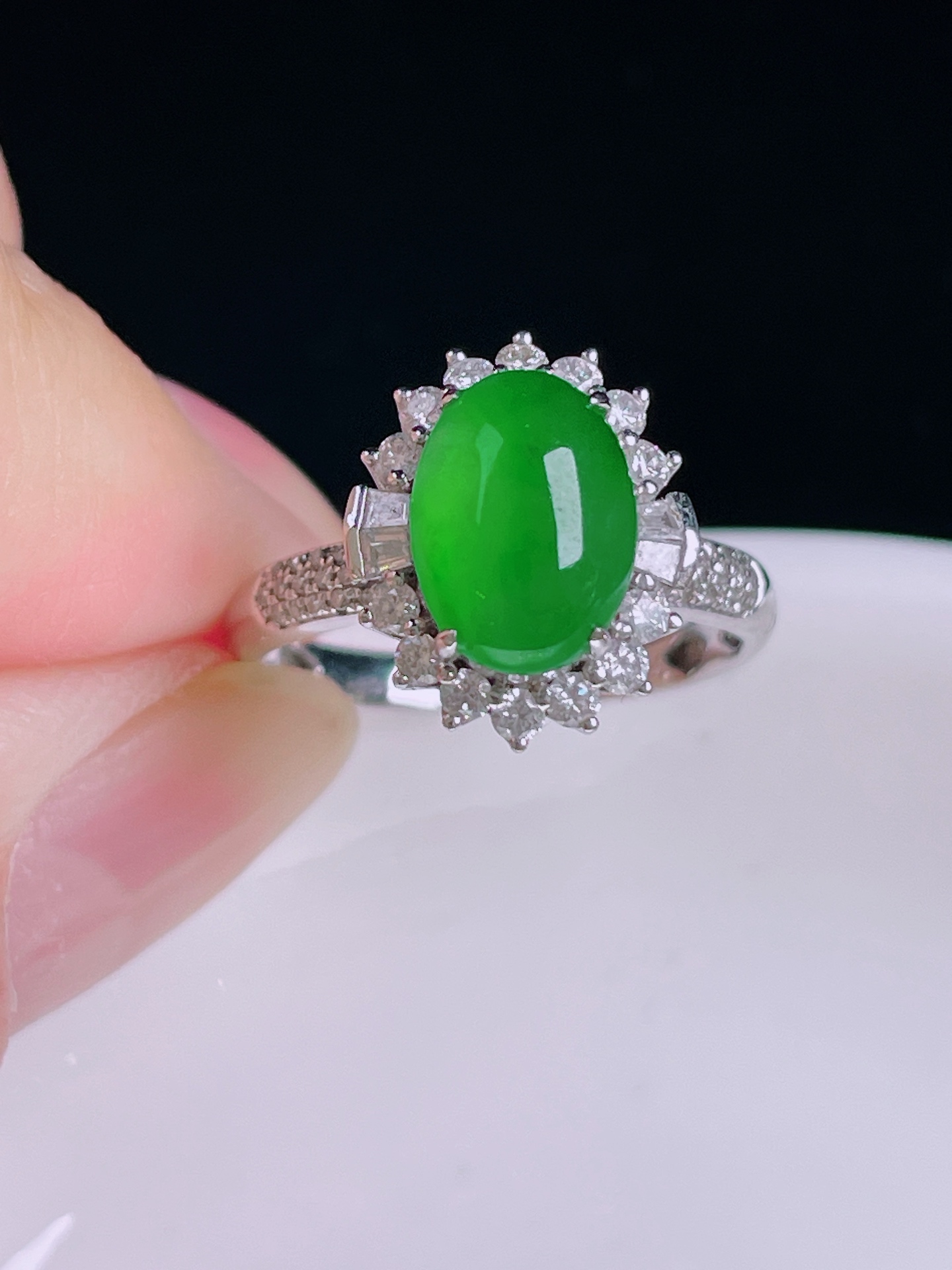 ️冰绿戒指，老种起光，细底通透，尺寸：裸石10/7.6/4.5mm0816