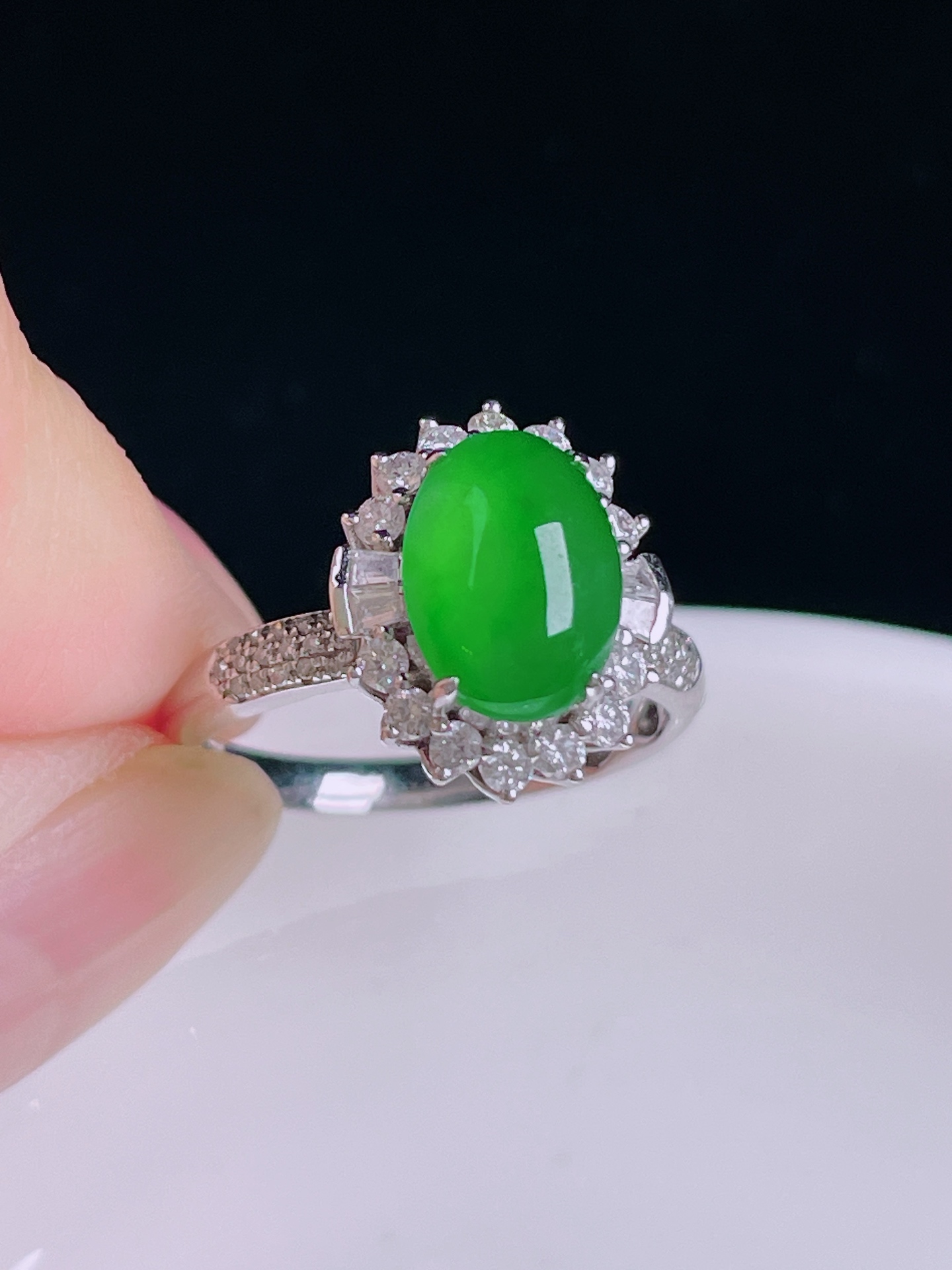 ️冰绿戒指，老种起光，细底通透，尺寸：裸石10/7.6/4.5mm0816