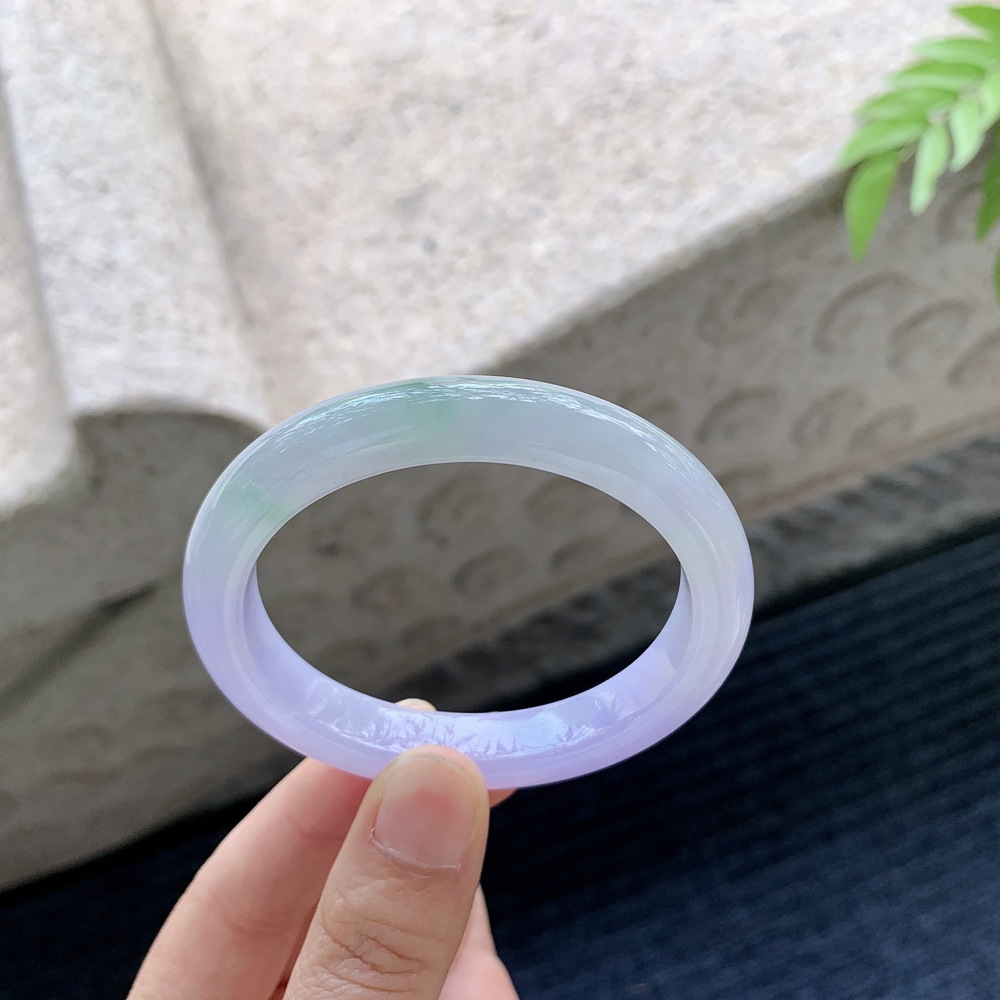 贵妃49 50，圈口52.8/47.5/10/7.7，编码BA081762，描述春彩，水润，种老，细腻，有棉线