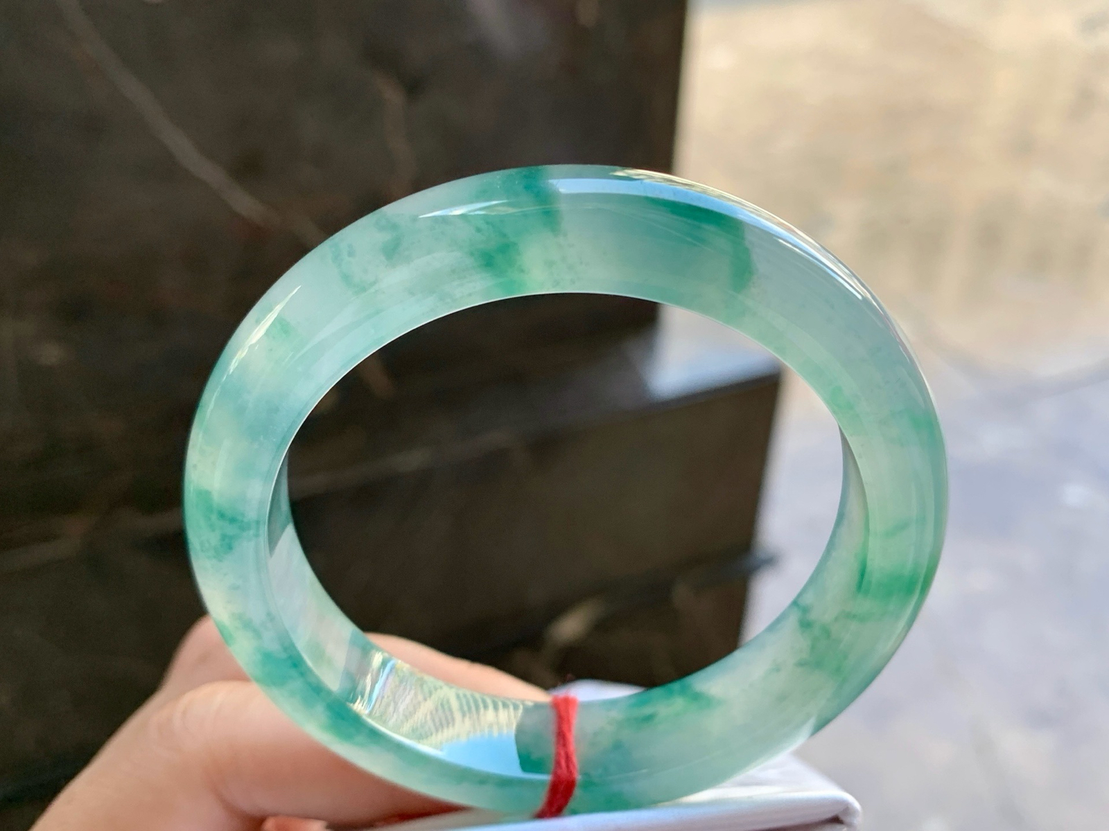 56-12.6-8.6
冰蓝花手镯^_^冰透 飘花灵韵