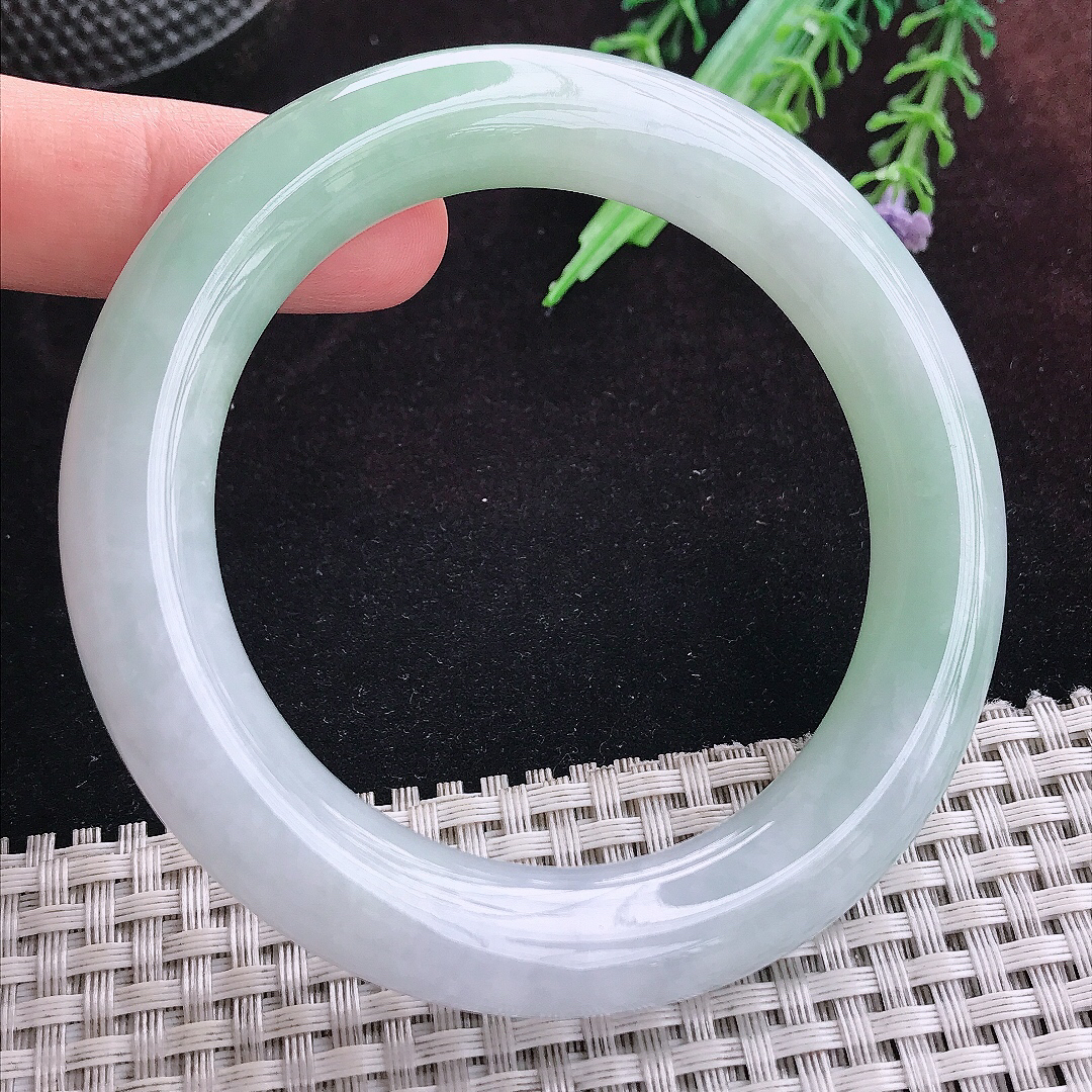 实拍A货翡翠57.5/11.9老坑温润晴底圆条手镯天然玉镯平安镯女款