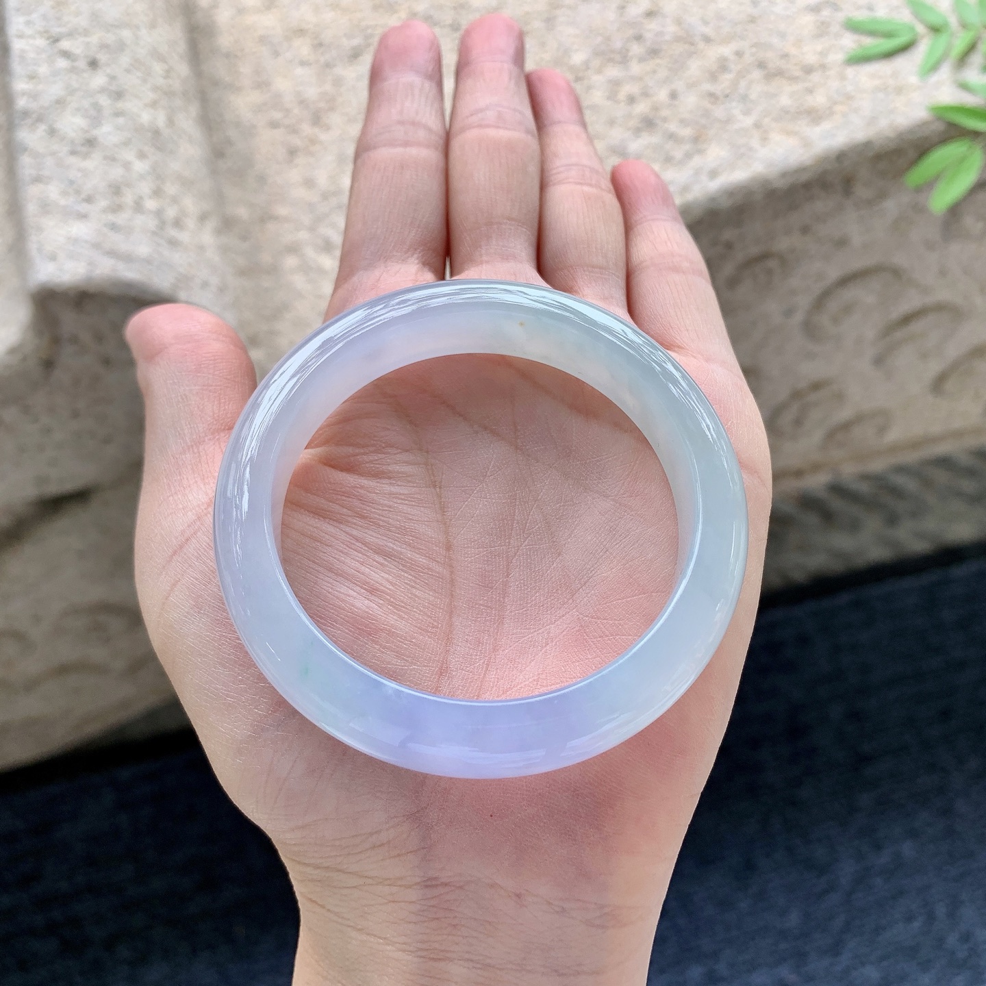 正圈52 53，圈口53.2/11.4/8，编码C11081719，描述糯冰春彩，水润，种老，细腻，