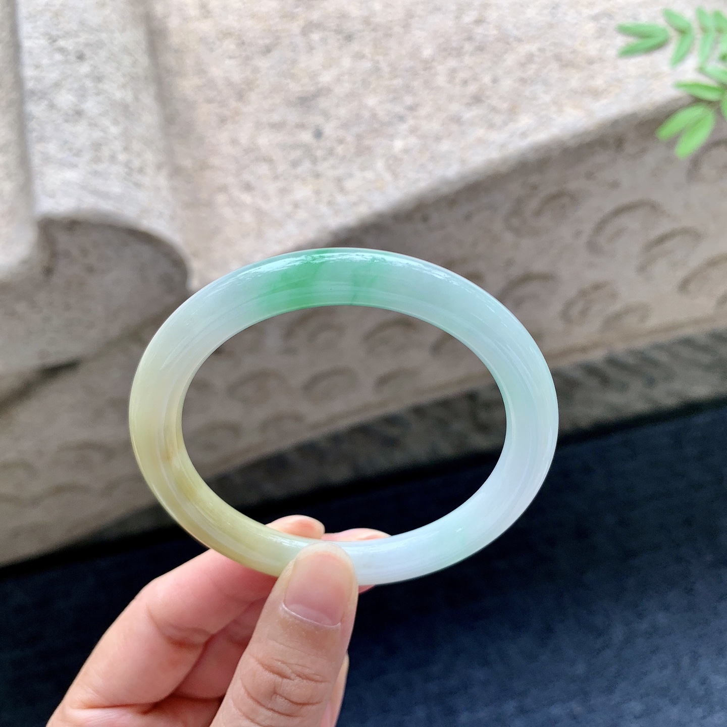 圆条53 54，细糯黄加绿，水润，种老，细腻，打灯有棉线
