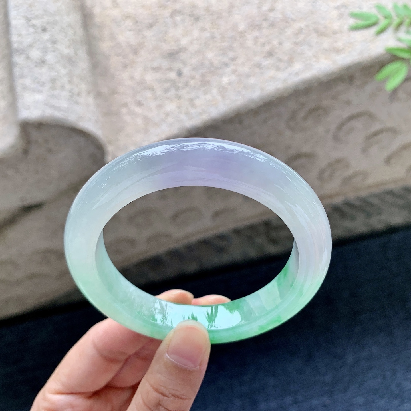正圈55 56，圈口56.6/12/9.7，编码G9081627，描述冰糯春彩，水润，种老，细腻，打灯有絮线