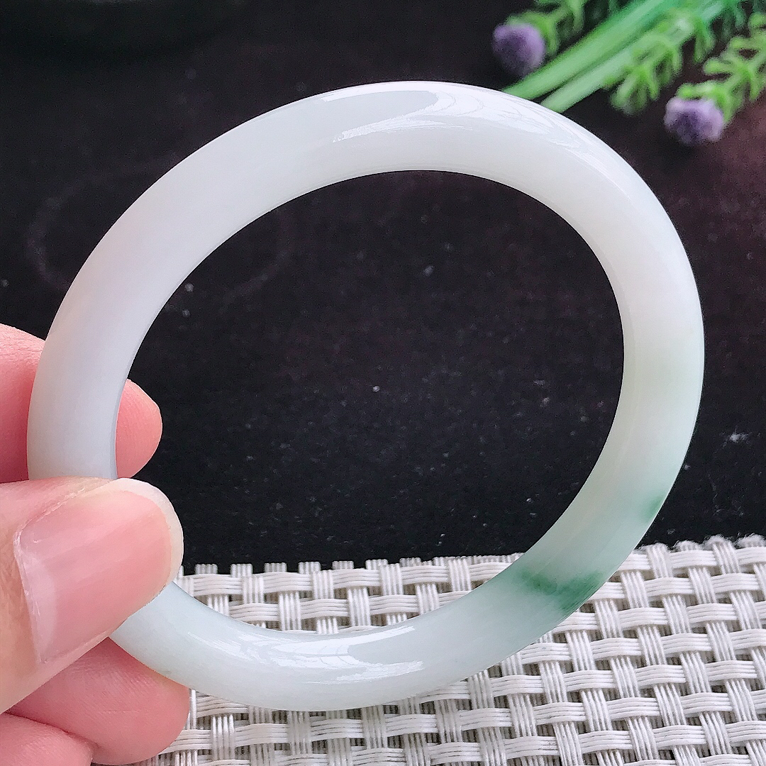 实拍A货翡翠54.5/8/8.3老坑精美冰润飘花圆条手镯天然玉镯平安镯女款