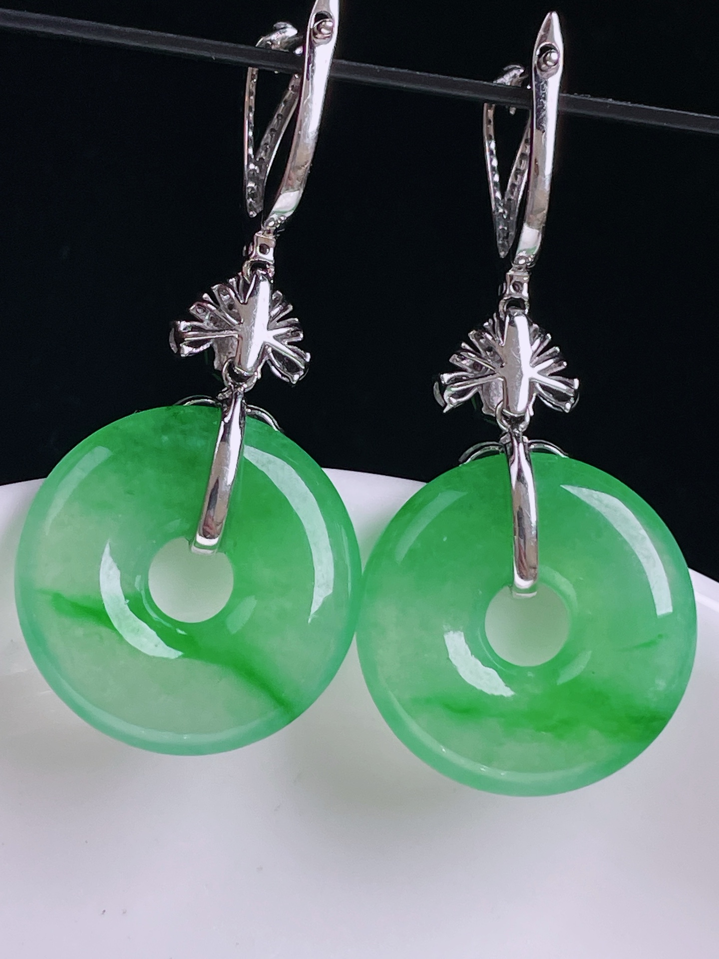 ️冰绿耳坠，18k金镶嵌，老种起光，细底通透，尺寸：41裸石19/3.6mm0817