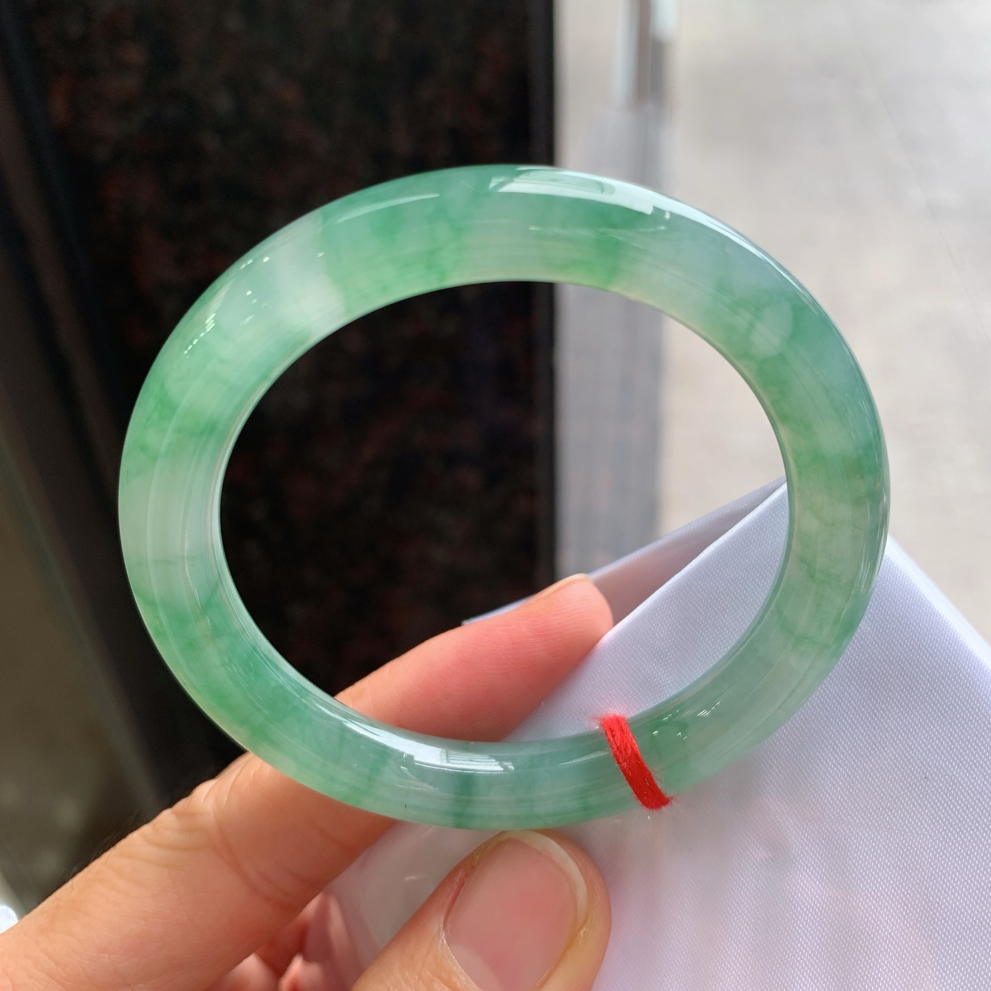 圆条冰飘绿 微细纹 尺寸：52.6/9 冰润