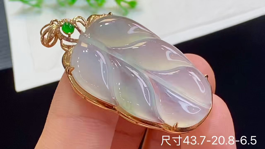 18k金+钻树叶吊坠，无裂，43.7-20.8-6.5