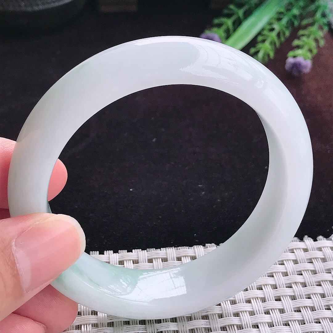 实拍A货翡翠56/15.8/9轮胎镯老坑秀气飘花手镯天然玉镯平安镯女款
