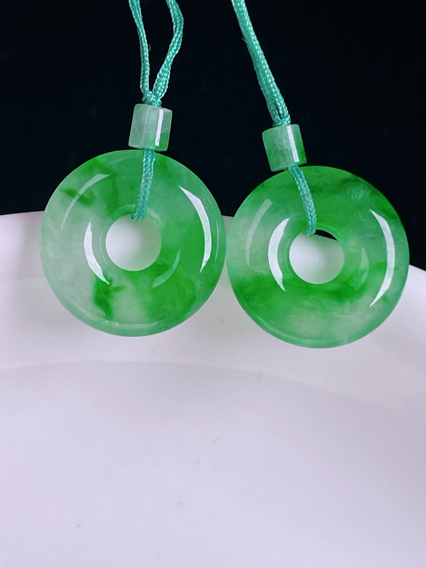 冰绿耳坠，老种起光，细底通透，尺寸：13.5/3mm0817