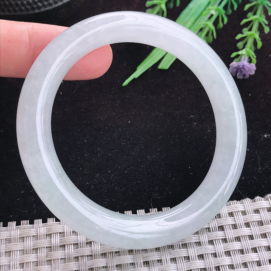 实拍A货翡翠54/9.9/9.6老坑冰透起胶白月光圆条手镯天然玉镯平安镯女款
