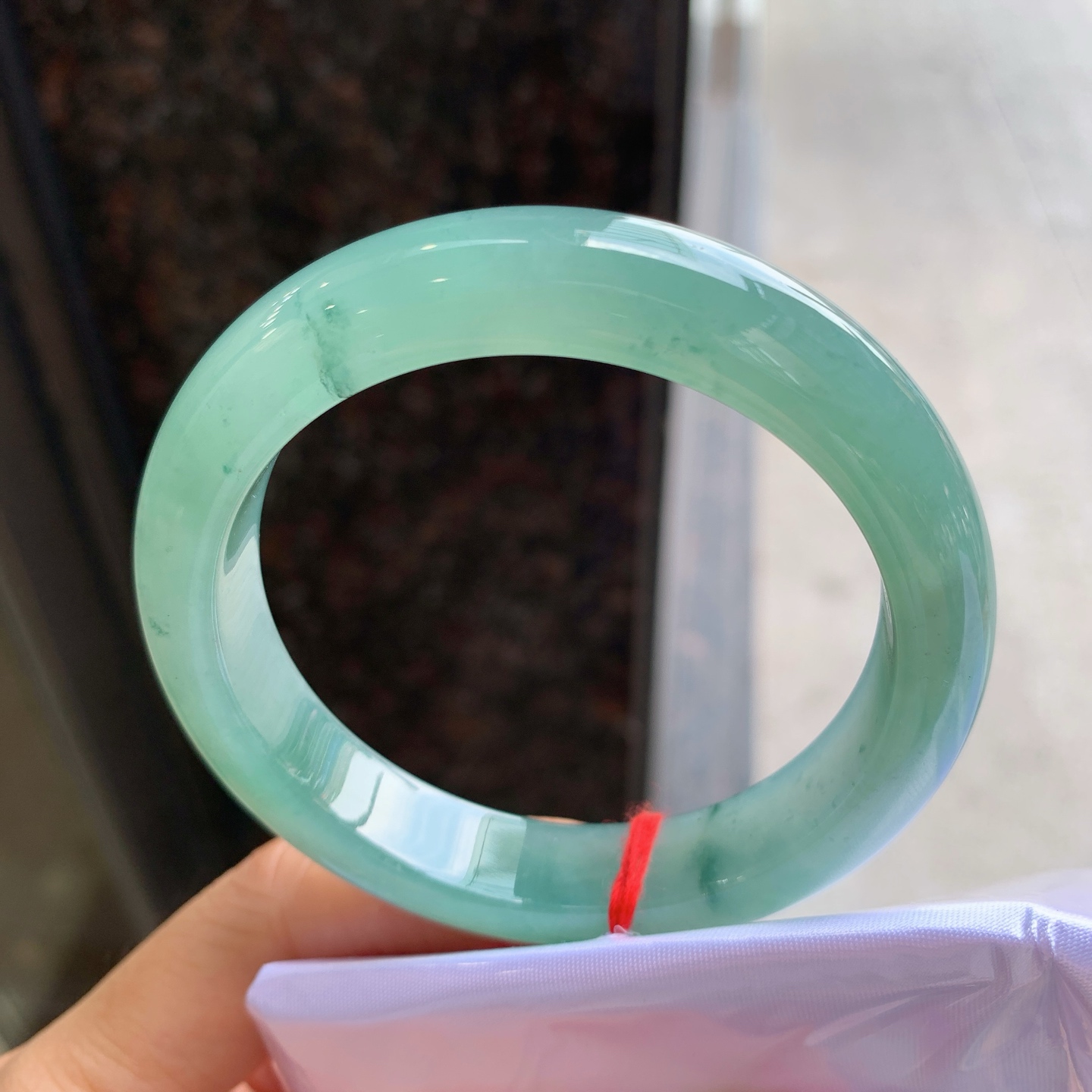 正圈冰晴 表皮微瑕疵 尺寸：54.9/12/8.8 细腻