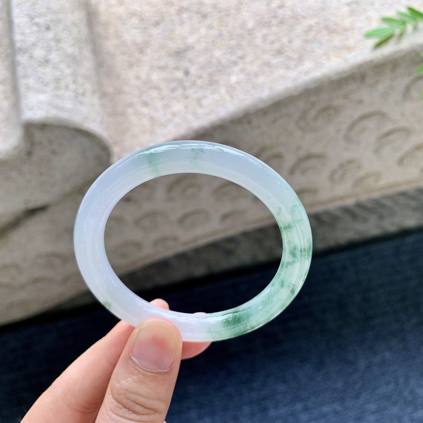 圆条50 51，圈口50.6/8/7.9，编码AD081806，糯冰飘花，水润，种老，细腻，打灯有棉线