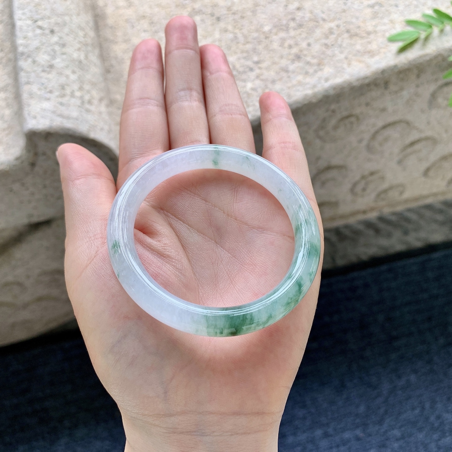 圆条50 51，圈口50.6/8/7.9，编码AD081806，糯冰飘花，水润，种老，细腻，打灯有棉线