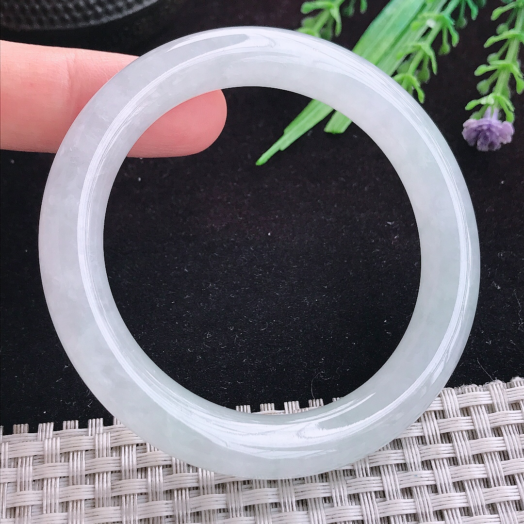 实拍A货翡翠54/9.9/9.6老坑冰透起胶白月光圆条手镯天然玉镯平安镯女款
