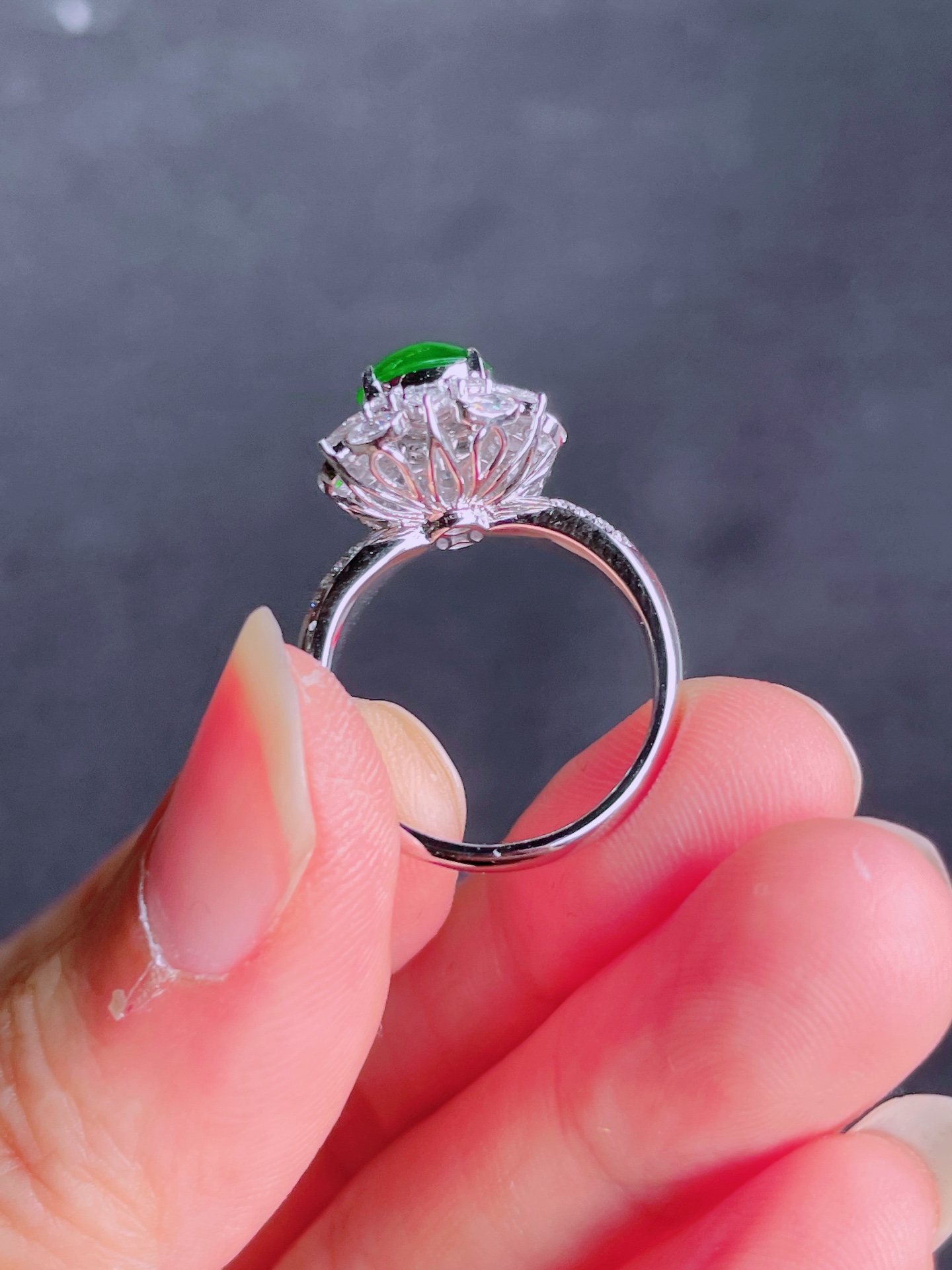 ️高冰绿葫芦戒指 晶莹剔透，新颖时尚，品相，10.5-7.5-4