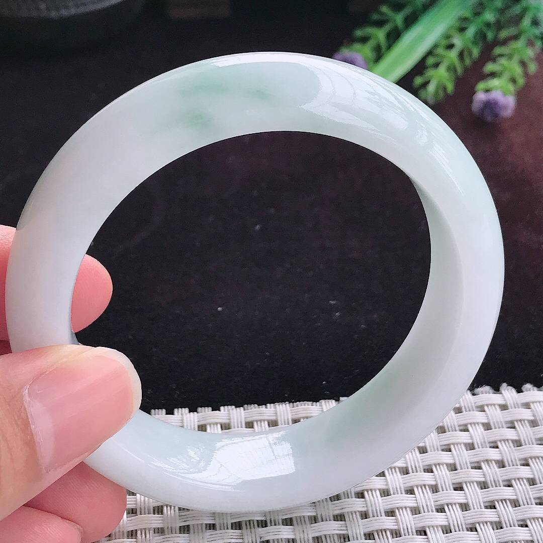 实拍A货翡翠56/15.8/9轮胎镯老坑秀气飘花手镯天然玉镯平安镯女款