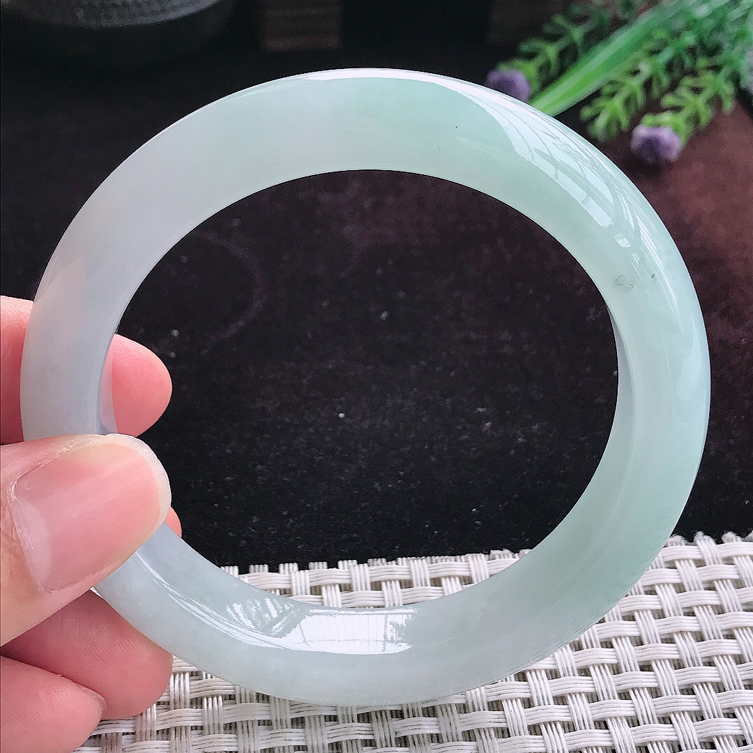 实拍A货翡翠59.8/12.6/9.6老坑冰润起胶天空蓝手镯天然玉镯平安镯女款