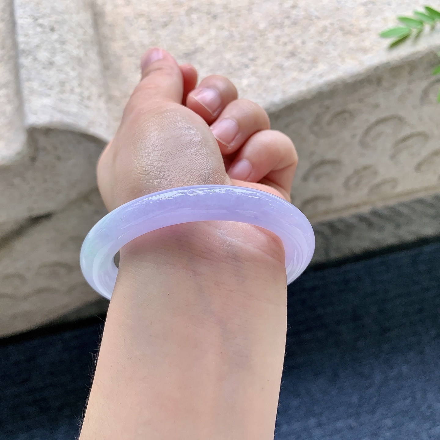 圆条51 52，圈口52/8.9/9.4，编码HJ081820，描述：细糯，水润，种老，细腻，打灯有棉线