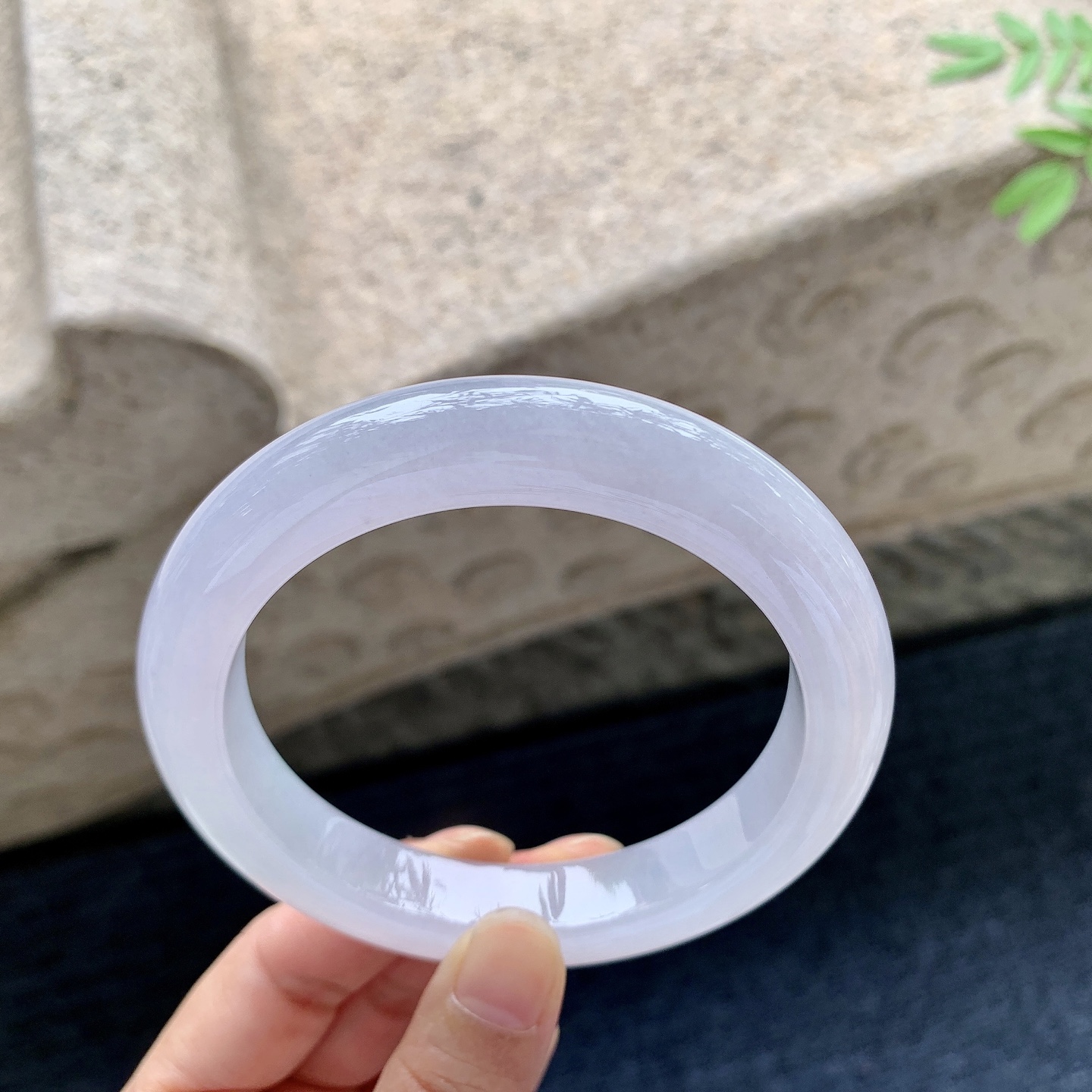 正圈61 62，圈口62.8/12.2/10.7，编码BA081724，糯冰粉紫，水润，种老，细腻，打灯有棉线