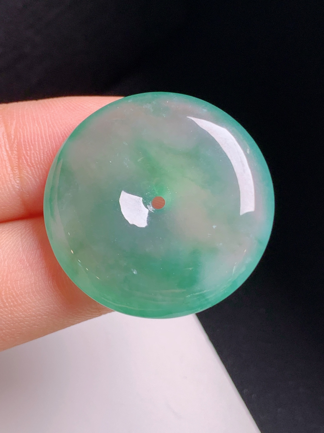 ️ 冰种飘绿平安扣，胶感十足，绿意柔和，寓意圆满