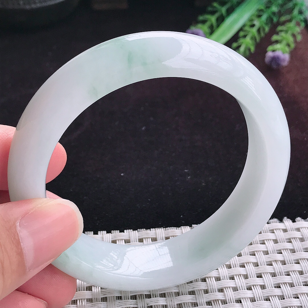 实拍A货翡翠56/15.8/9轮胎镯老坑秀气飘花手镯天然玉镯平安镯女款