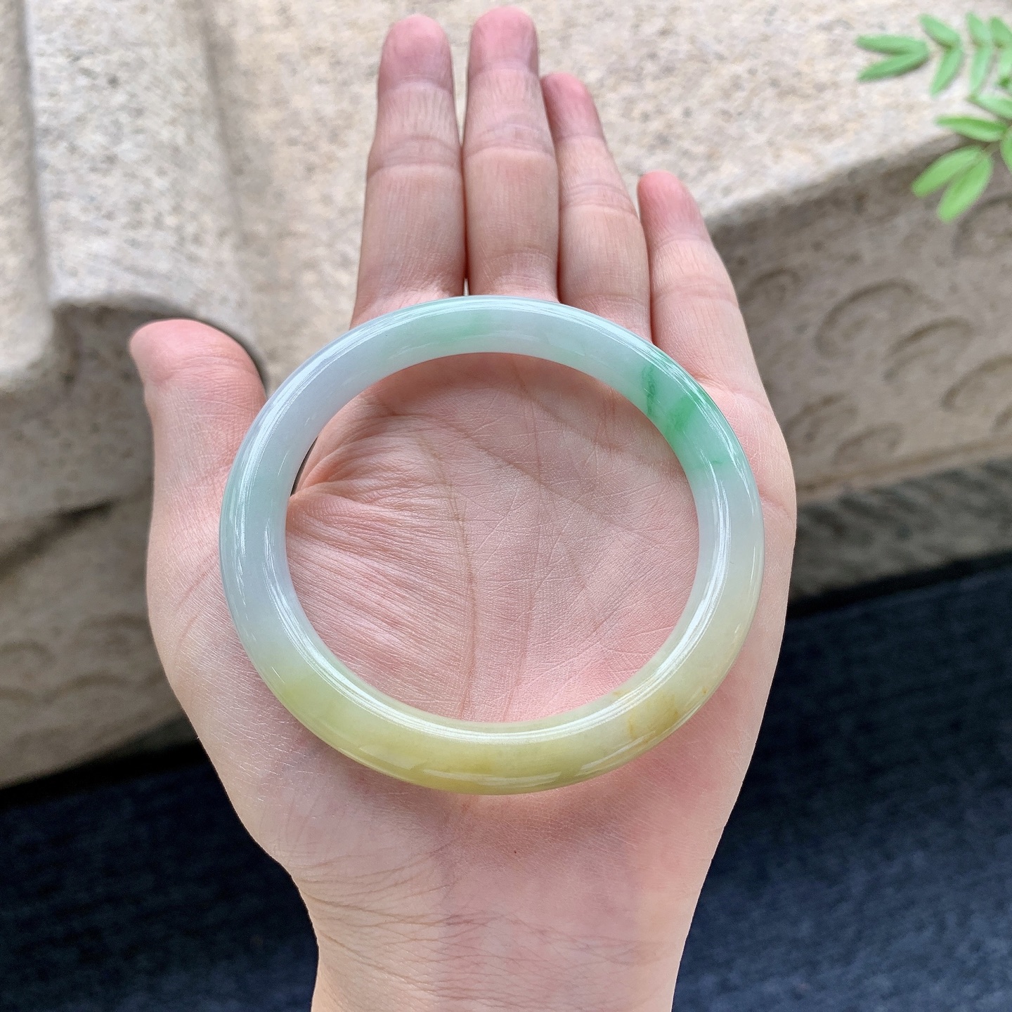 圆条53 54，细糯黄加绿，水润，种老，细腻，打灯有棉线