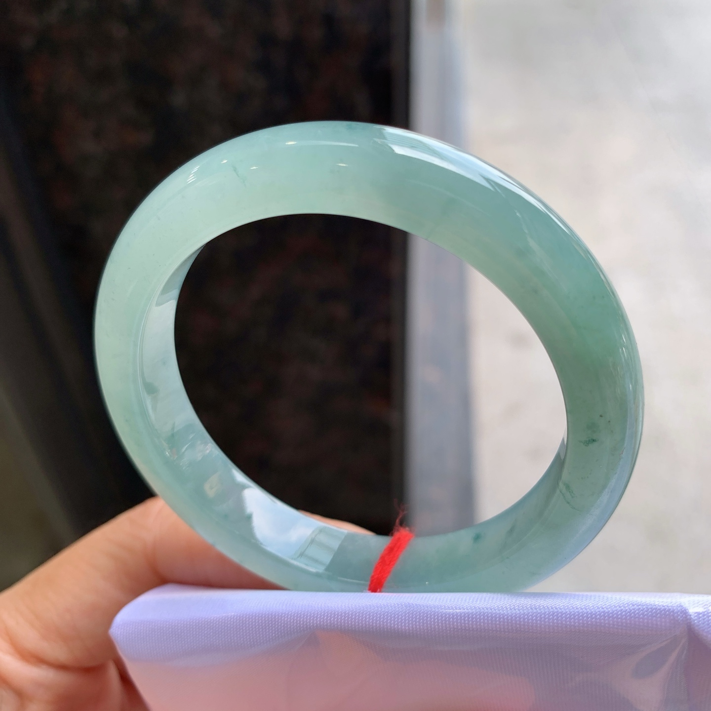 正圈冰晴，边上微细纹，尺寸：50.7/9.9/8，细腻