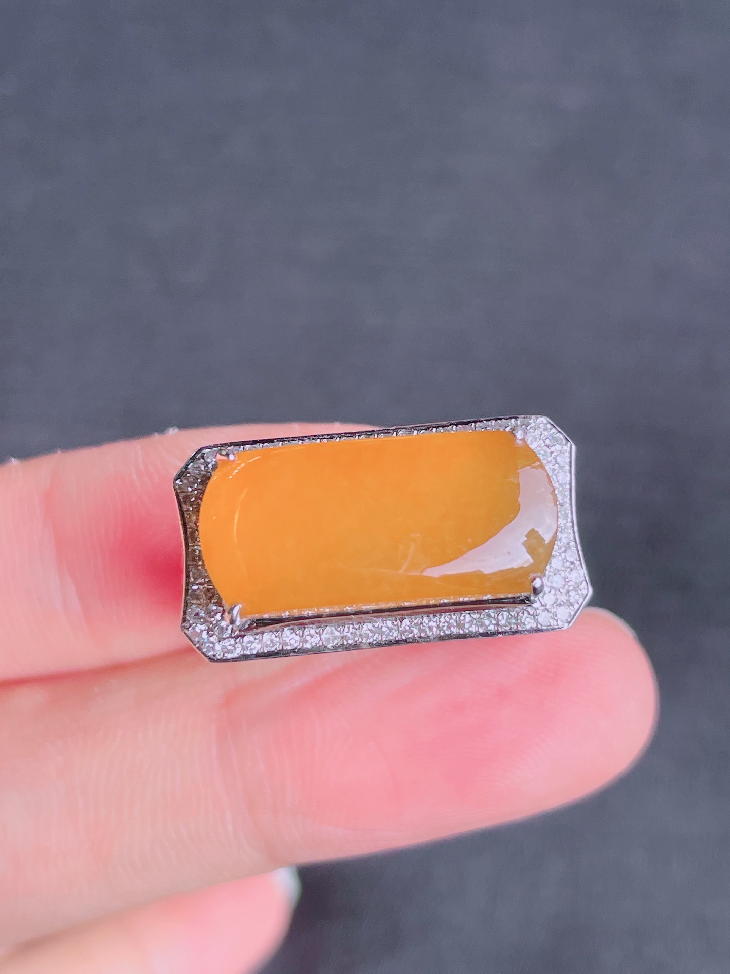 ️高冰黄翡马鞍戒指 晶莹剔透，新颖时尚，品相，19-9-4