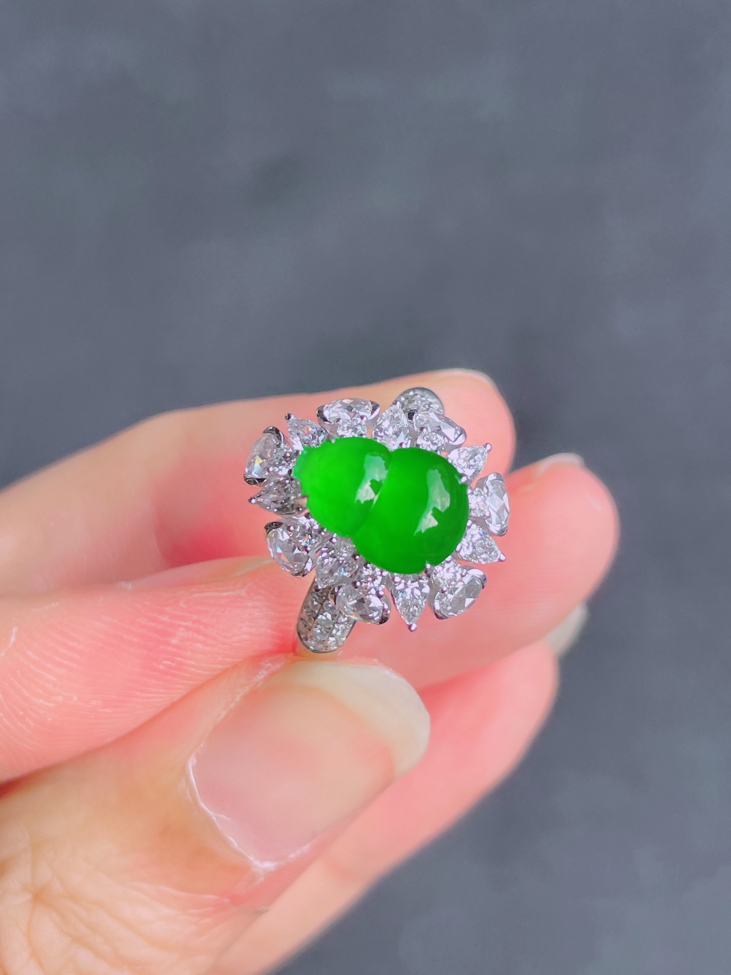 ️高冰绿葫芦戒指 晶莹剔透，新颖时尚，品相，10.5-7.5-4