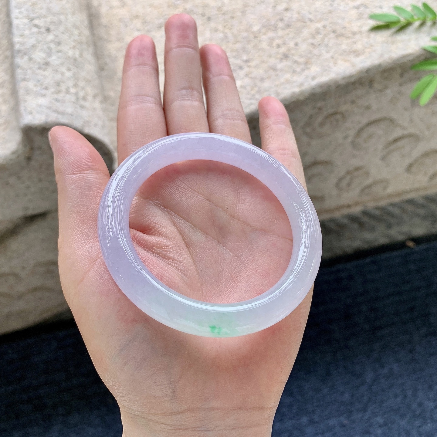 圆条54 55，圈口54.8/9.7/9.3，编码G9081842，糯冰椿彩，水润，种老，细腻，打灯