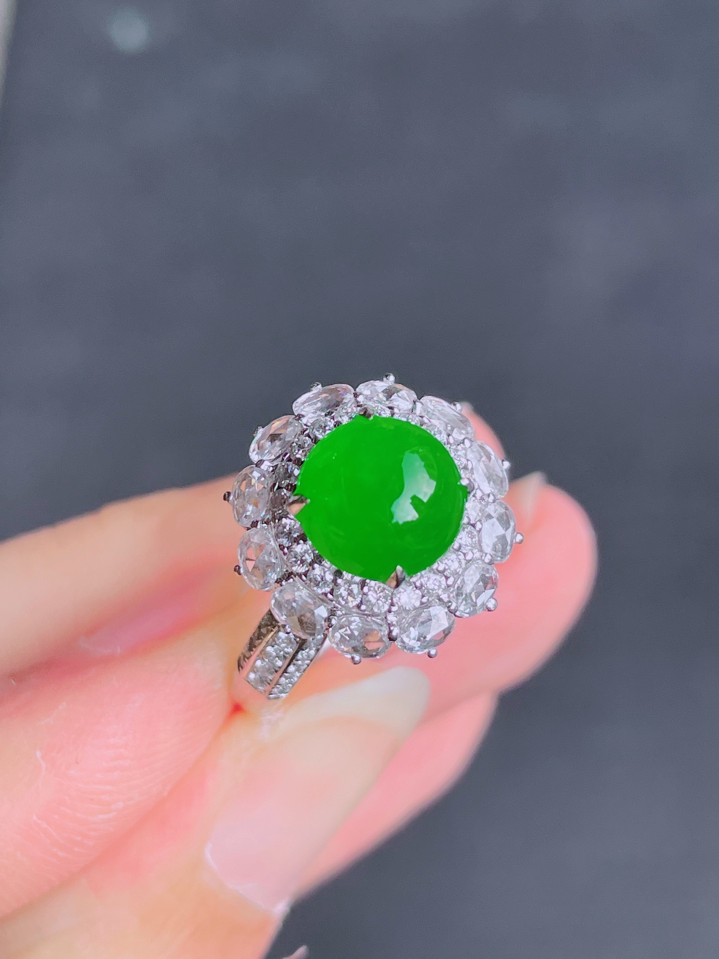 ️高冰绿蛋面戒指 晶莹剔透，新颖时尚，品相，8.5-5