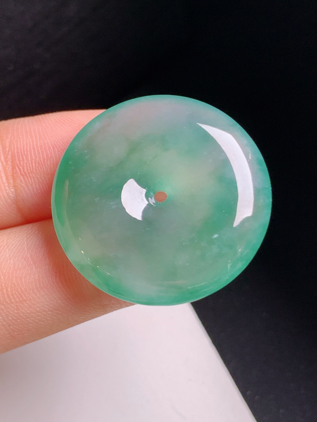 ️ 冰种飘绿平安扣，胶感十足，绿意柔和，寓意圆满
